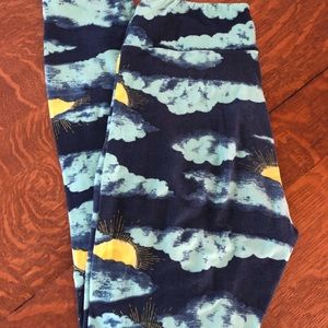 LuLaRoe cloud& sun leggings O/S